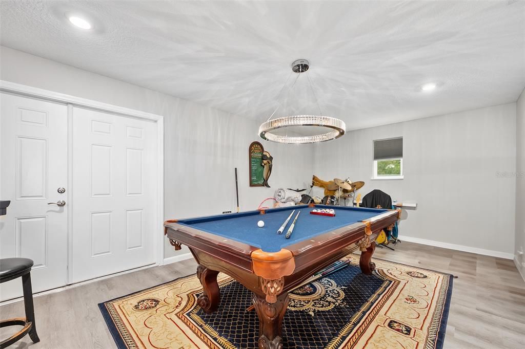 待售: $750,000 (6 贝兹, 4 浴室, 4436 平方英尺)