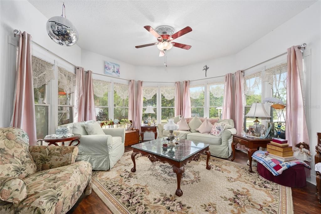 待售: $750,000 (6 贝兹, 4 浴室, 4436 平方英尺)