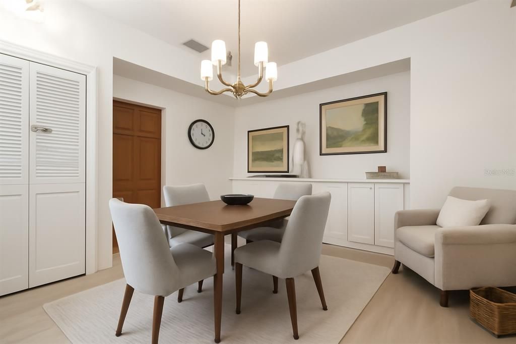 待售: $750,000 (6 贝兹, 4 浴室, 4436 平方英尺)