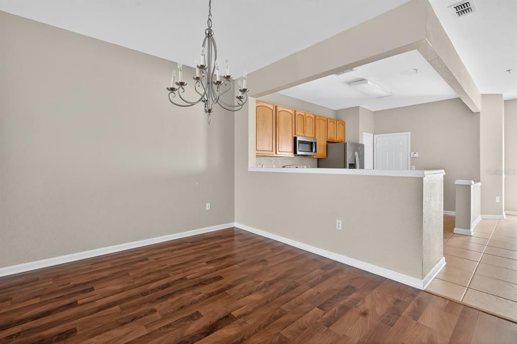 Под контрактом: $2,325 (3 спален, 2 ванн, 1666 Квадратных фут)