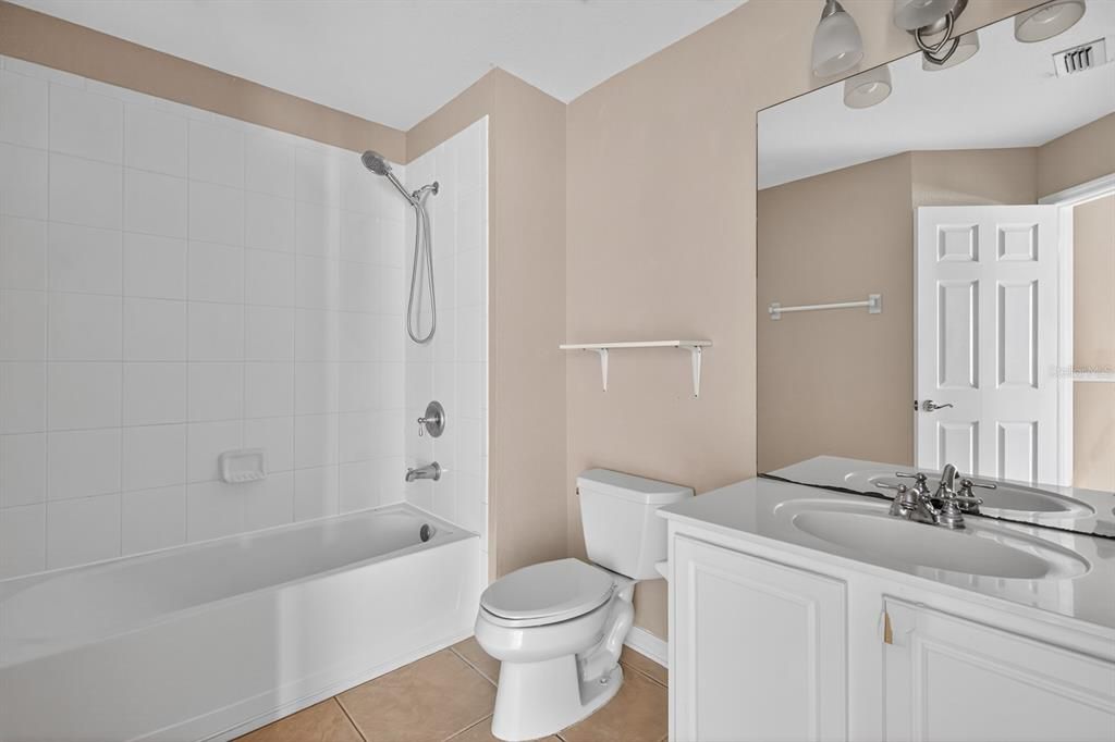 Под контрактом: $2,325 (3 спален, 2 ванн, 1666 Квадратных фут)