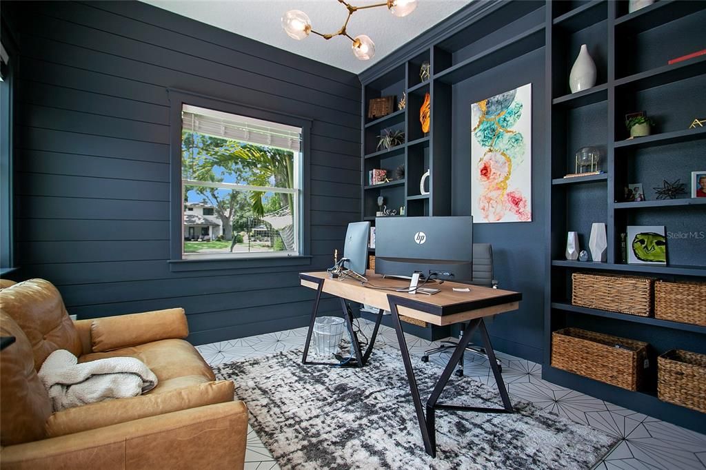 合同活跃: $2,000,000 (4 贝兹, 4 浴室, 3640 平方英尺)