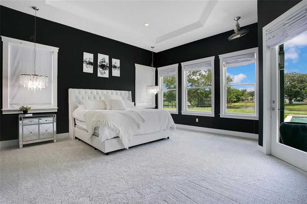 合同活跃: $2,000,000 (4 贝兹, 4 浴室, 3640 平方英尺)