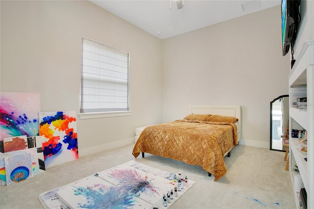 合同活跃: $2,000,000 (4 贝兹, 4 浴室, 3640 平方英尺)