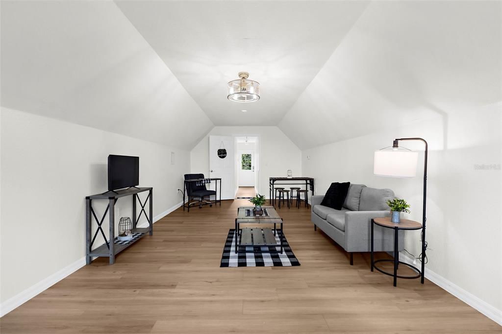 待售: $999,900 (3 贝兹, 2 浴室, 2723 平方英尺)