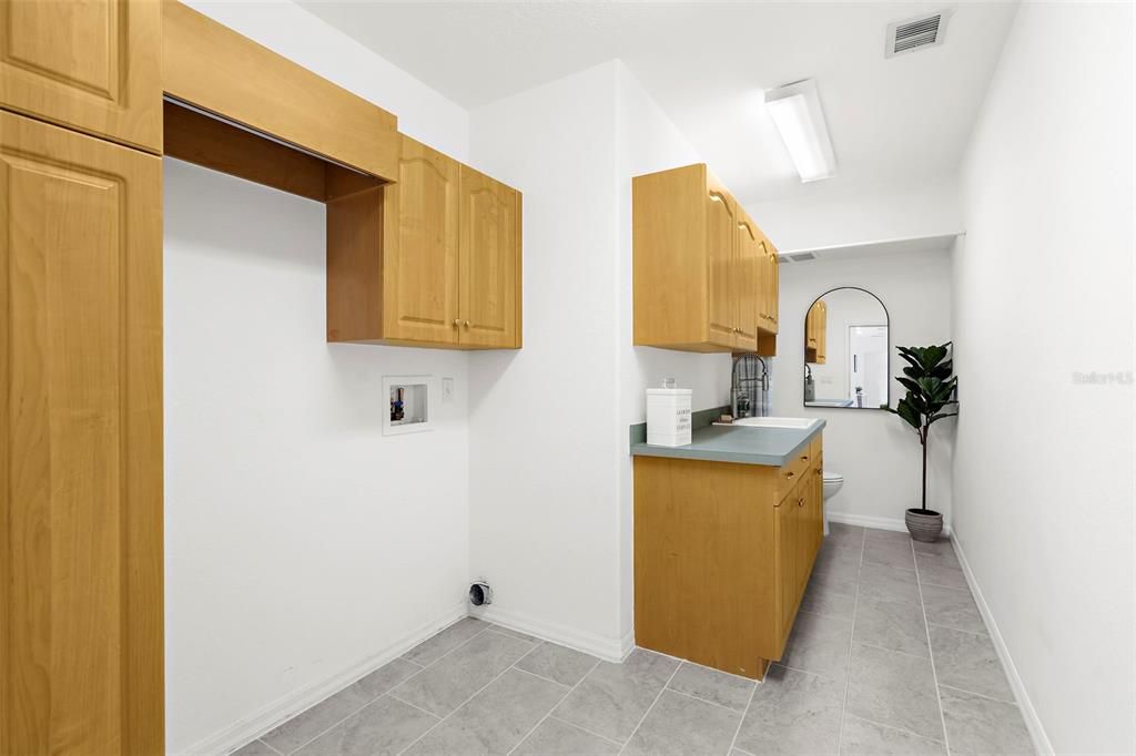 待售: $999,900 (3 贝兹, 2 浴室, 2723 平方英尺)