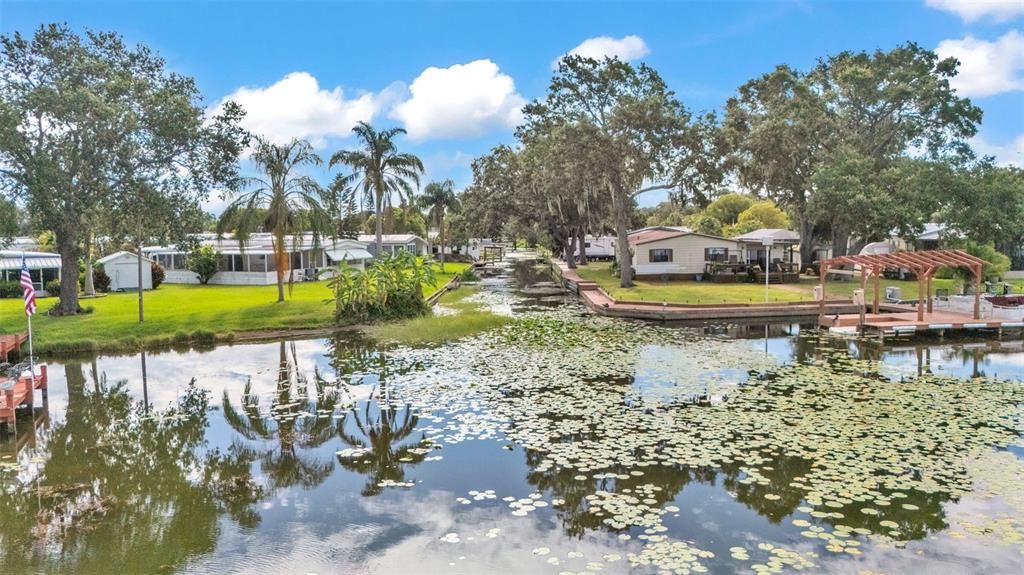 Active With Contract: $89,900 (2 beds, 2 baths, 952 Square Feet)