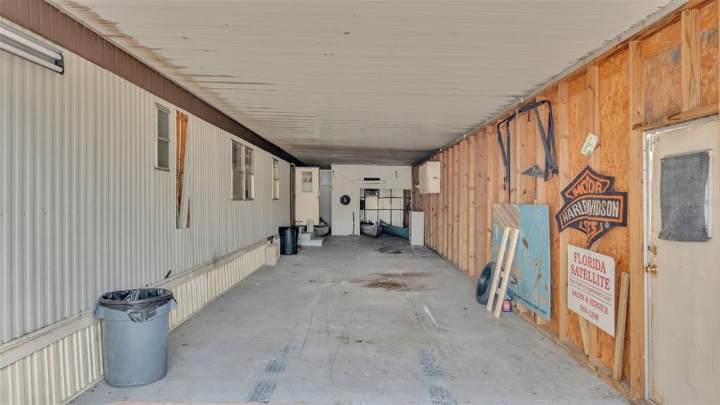 Active With Contract: $89,900 (2 beds, 2 baths, 952 Square Feet)