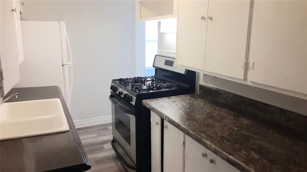 待售: $449,900 (4 贝兹, 0 浴室, 2220 平方英尺)