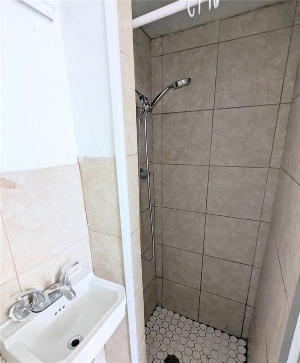 待售: $449,900 (4 贝兹, 0 浴室, 2220 平方英尺)