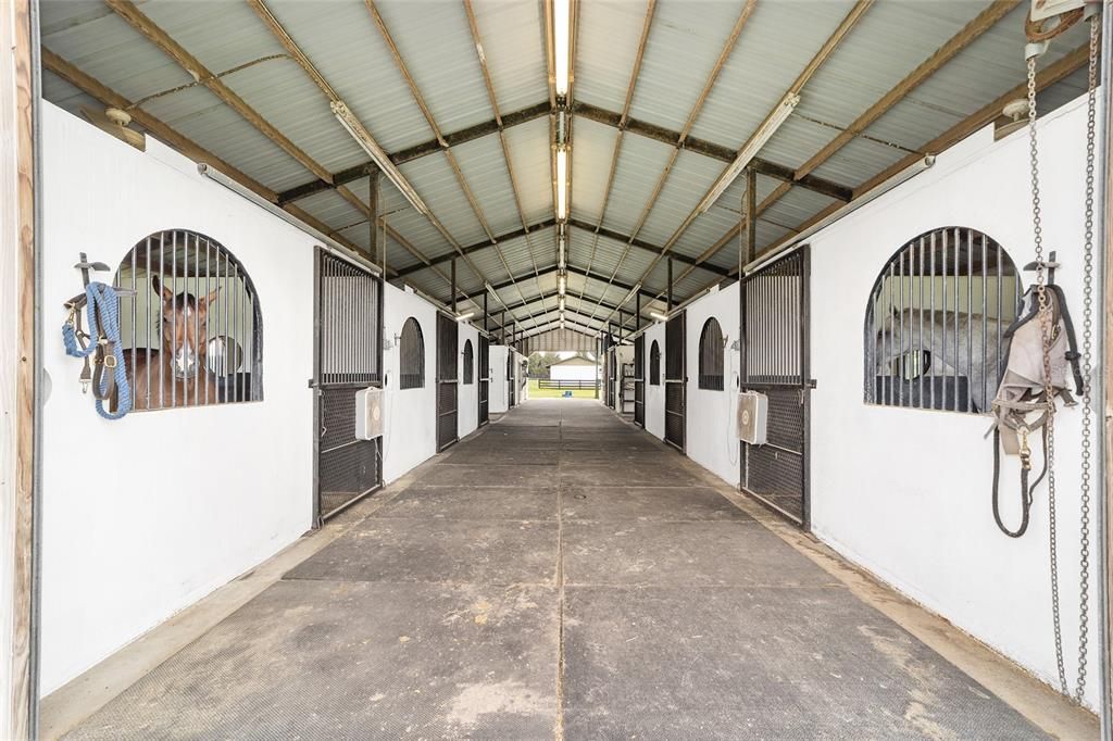 For Sale: $1,965,000 (4 beds, 2 baths, 2866 Square Feet)