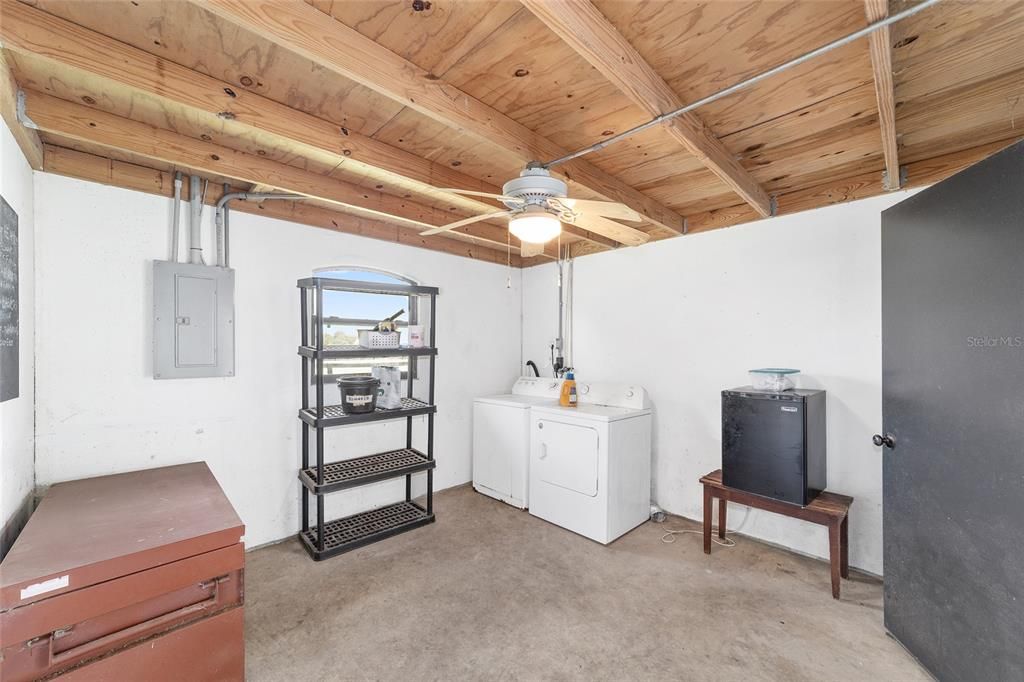 For Sale: $1,965,000 (4 beds, 2 baths, 2866 Square Feet)