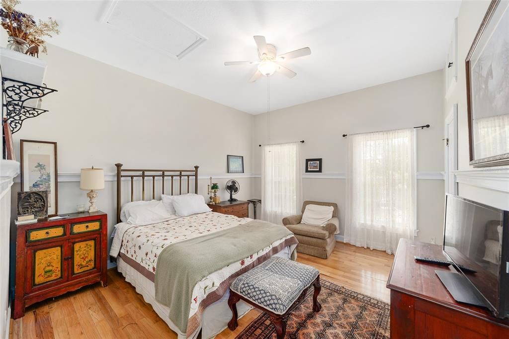 For Sale: $1,965,000 (4 beds, 2 baths, 2866 Square Feet)