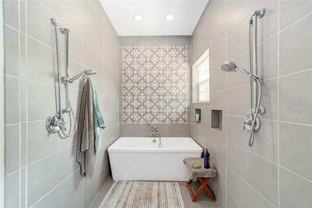 For Sale: $1,965,000 (4 beds, 2 baths, 2866 Square Feet)