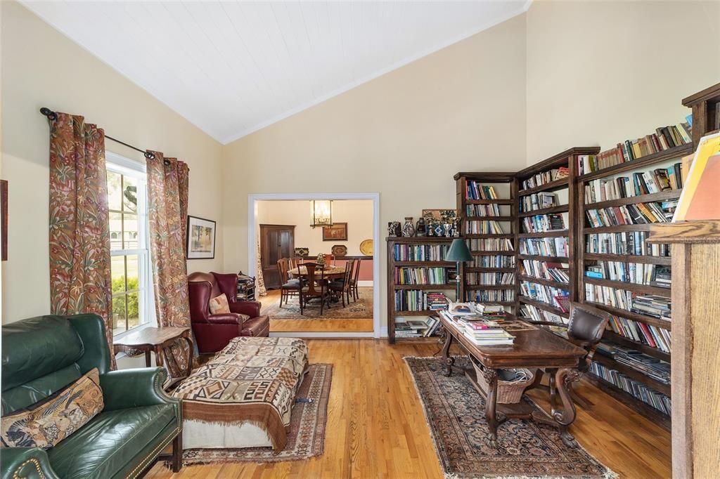 For Sale: $1,965,000 (4 beds, 2 baths, 2866 Square Feet)