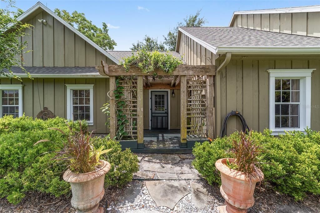 For Sale: $1,965,000 (4 beds, 2 baths, 2866 Square Feet)