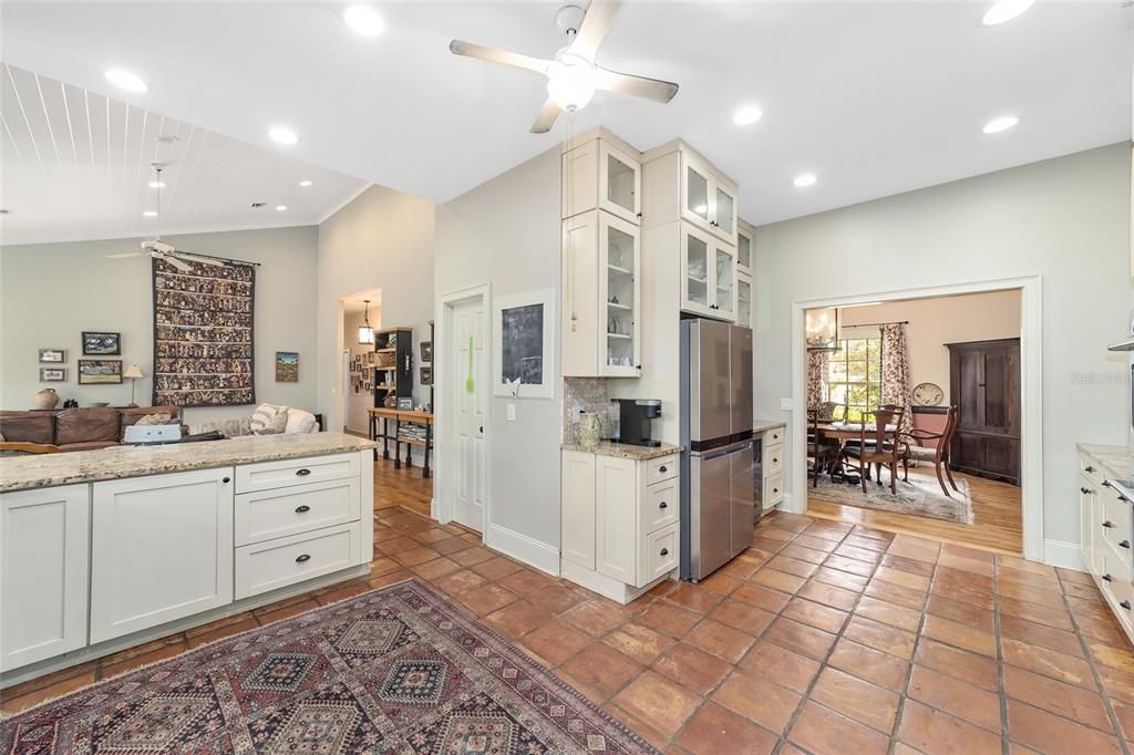 For Sale: $1,965,000 (4 beds, 2 baths, 2866 Square Feet)