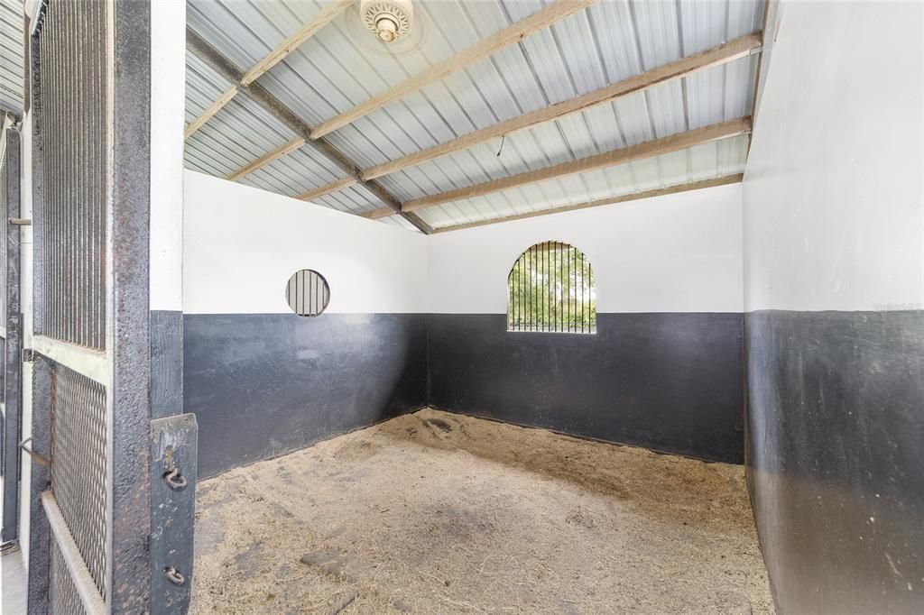 For Sale: $1,965,000 (4 beds, 2 baths, 2866 Square Feet)