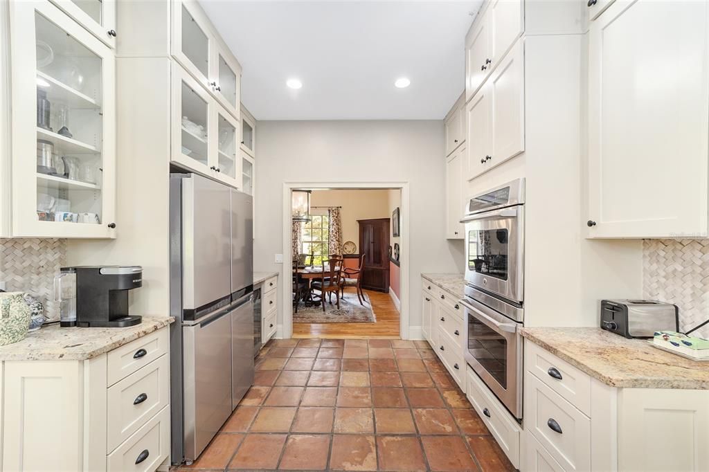 For Sale: $1,965,000 (4 beds, 2 baths, 2866 Square Feet)