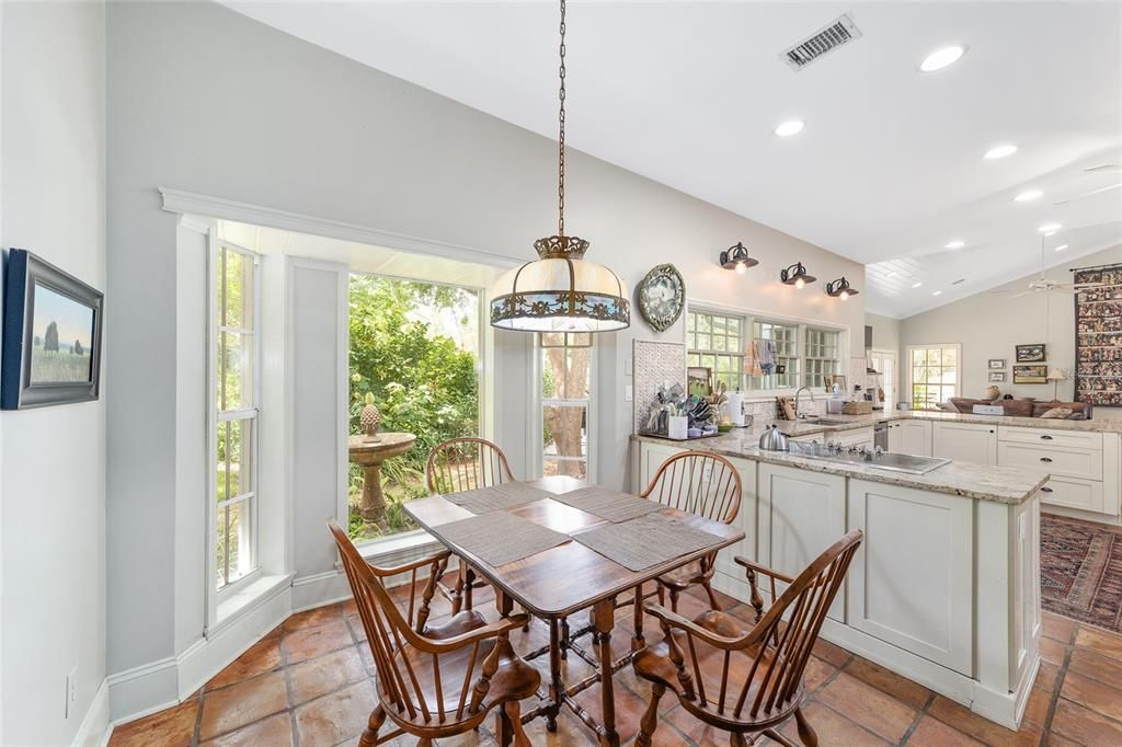 For Sale: $1,965,000 (4 beds, 2 baths, 2866 Square Feet)