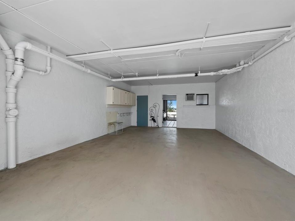 待售: $750,000 (2 贝兹, 2 浴室, 1350 平方英尺)