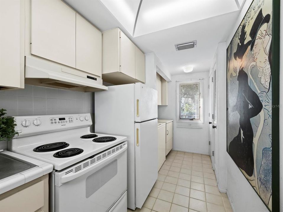 待售: $750,000 (2 贝兹, 2 浴室, 1350 平方英尺)