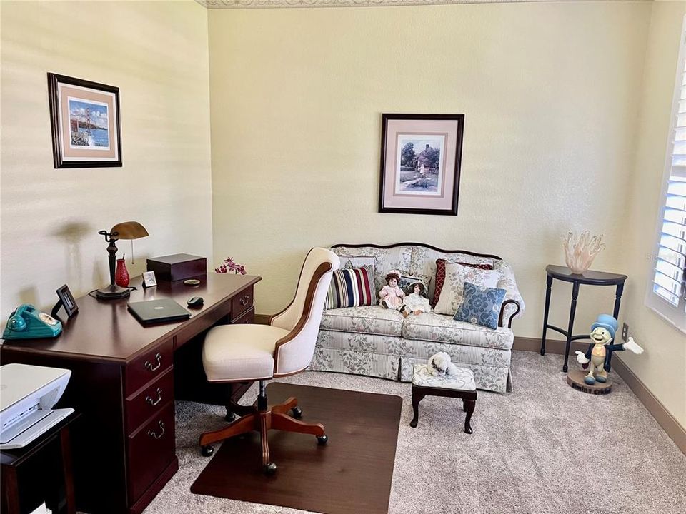 合同活跃: $359,000 (2 贝兹, 2 浴室, 1870 平方英尺)