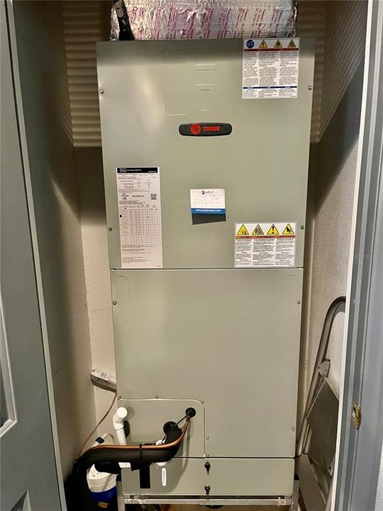 合同活跃: $359,000 (2 贝兹, 2 浴室, 1870 平方英尺)