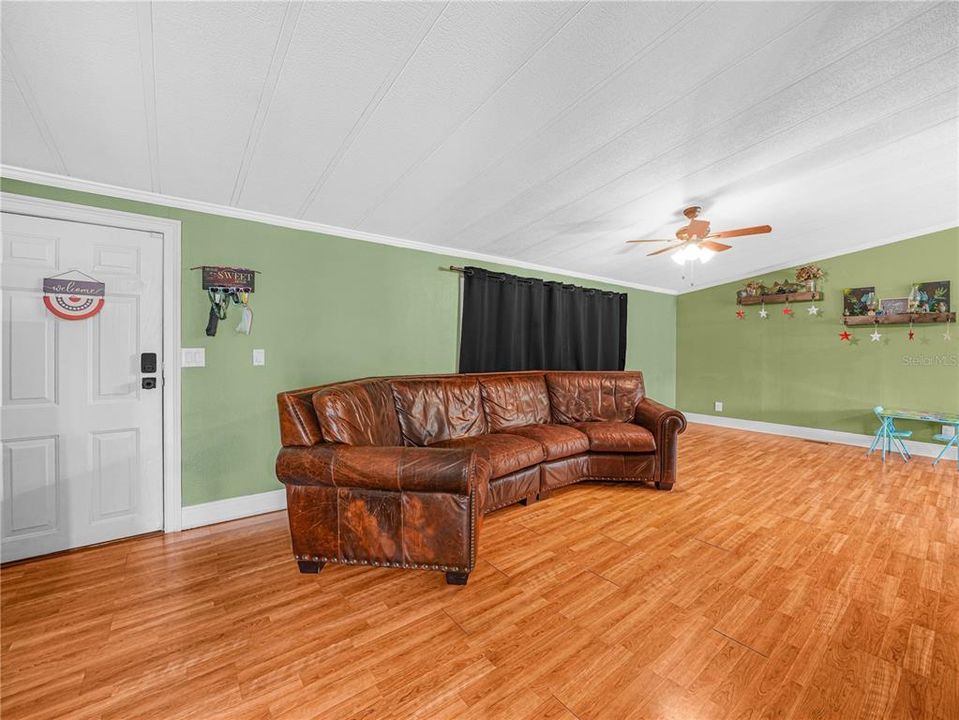 For Sale: $315,000 (4 beds, 2 baths, 1782 Square Feet)