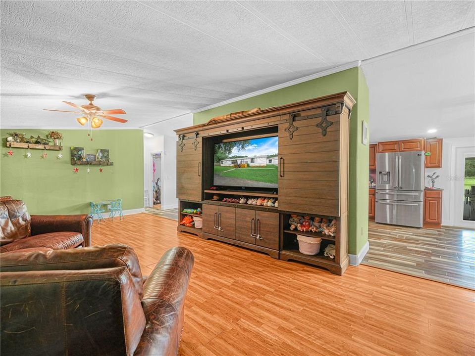 For Sale: $315,000 (4 beds, 2 baths, 1782 Square Feet)