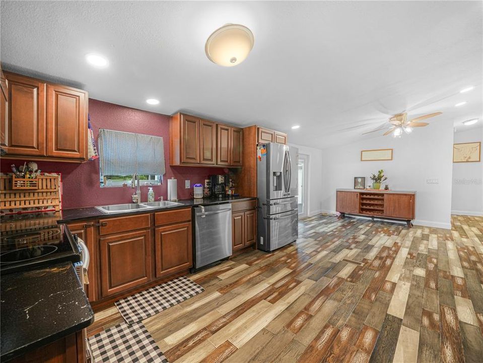 For Sale: $315,000 (4 beds, 2 baths, 1782 Square Feet)