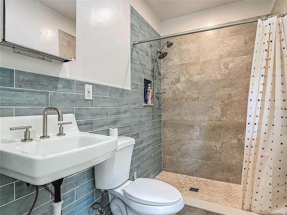 En Venta: $539,000 (4 camas, 3 baños, 1990 Pies cuadrados)