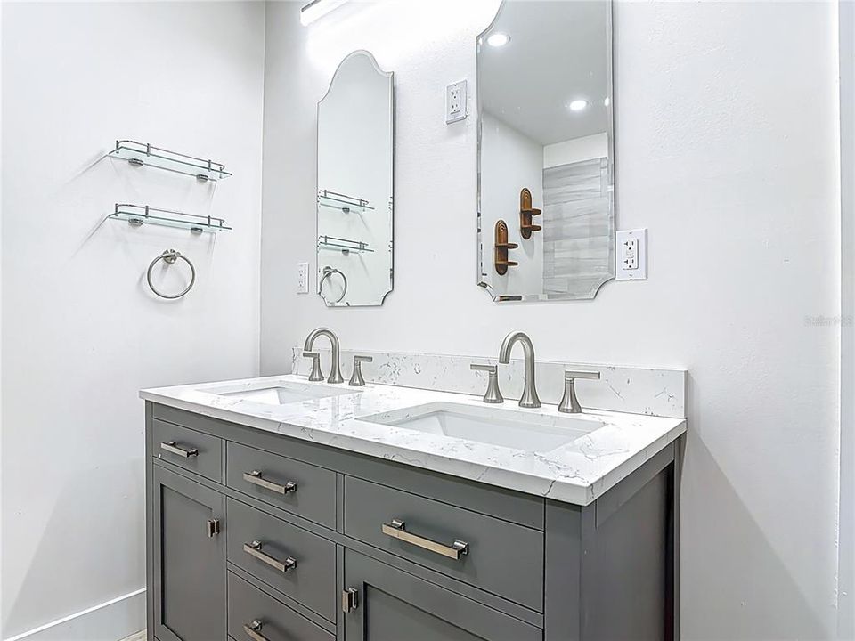 En Venta: $539,000 (4 camas, 3 baños, 1990 Pies cuadrados)