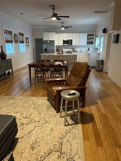 En Venta: $539,000 (4 camas, 3 baños, 1990 Pies cuadrados)