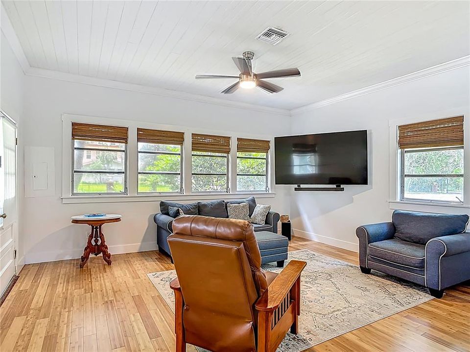 En Venta: $539,000 (4 camas, 3 baños, 1990 Pies cuadrados)