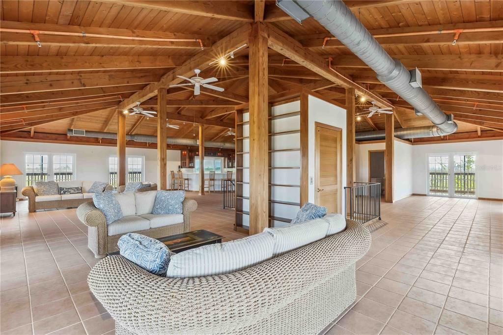 For Sale: $2,900,000 (4 beds, 3 baths, 4608 Square Feet)