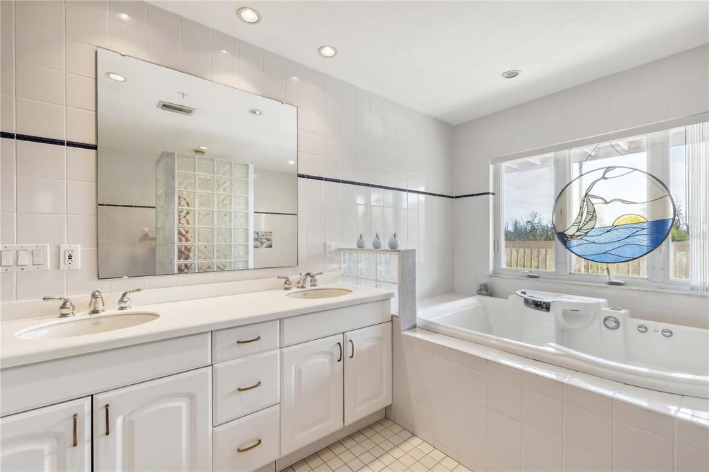 For Sale: $2,900,000 (4 beds, 3 baths, 4608 Square Feet)