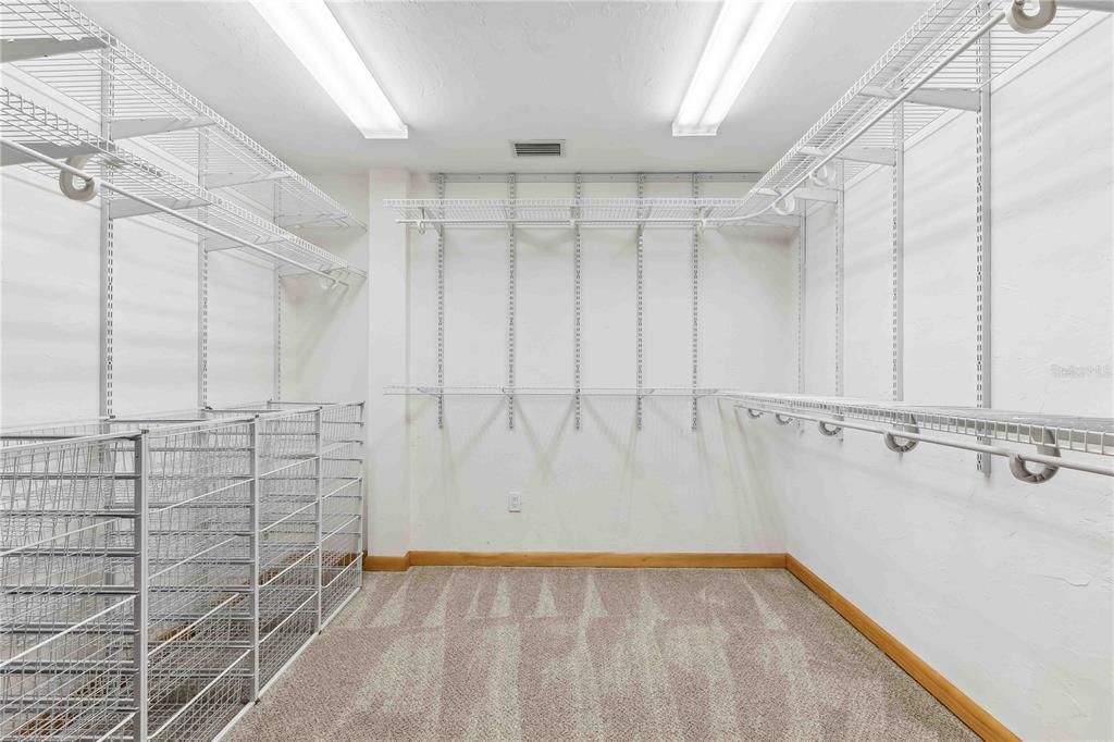 For Sale: $2,900,000 (4 beds, 3 baths, 4608 Square Feet)