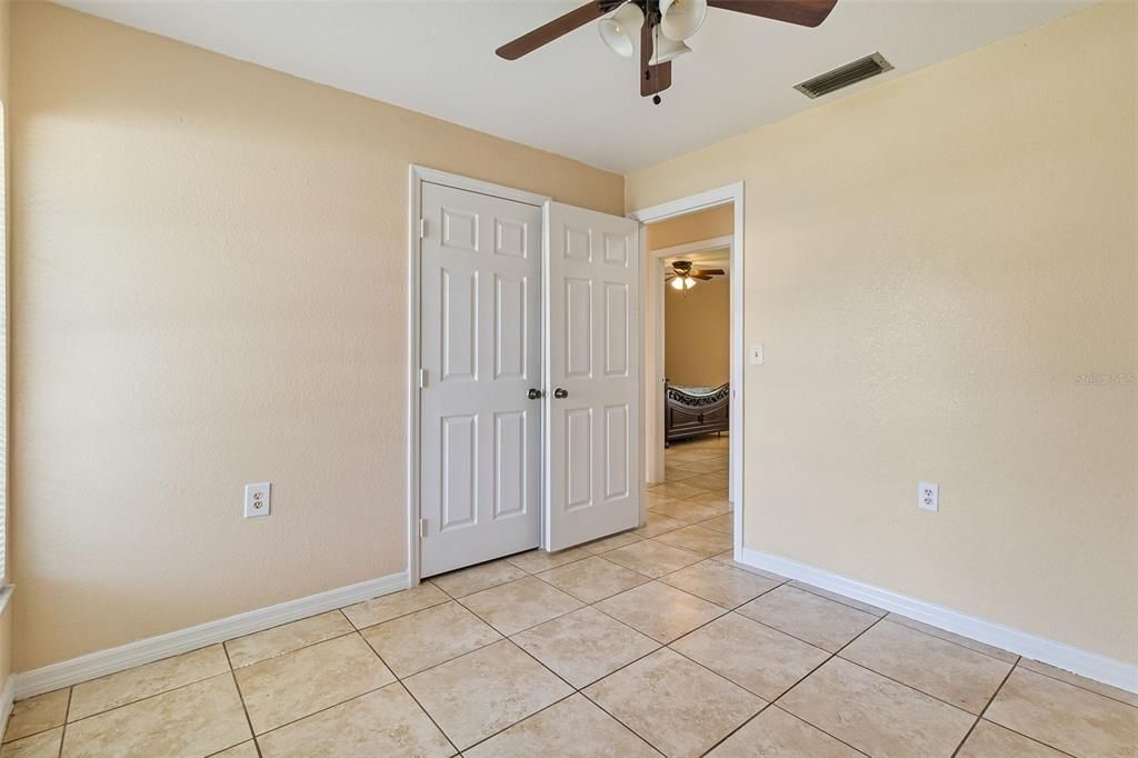 Active With Contract: $249,900 (3 beds, 1 baths, 984 Square Feet)