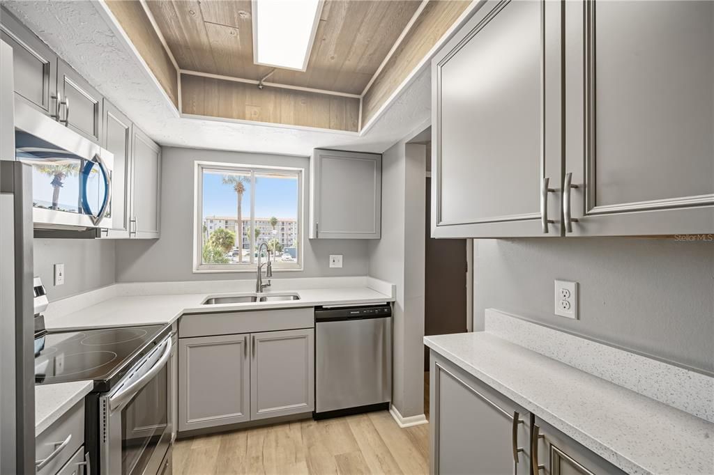 В аренду: $1,150 (2 спален, 1 ванн, 960 Квадратных фут)