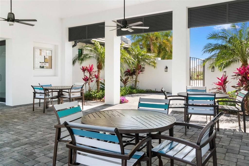 For Sale: $1,305,000 (4 beds, 3 baths, 2927 Square Feet)