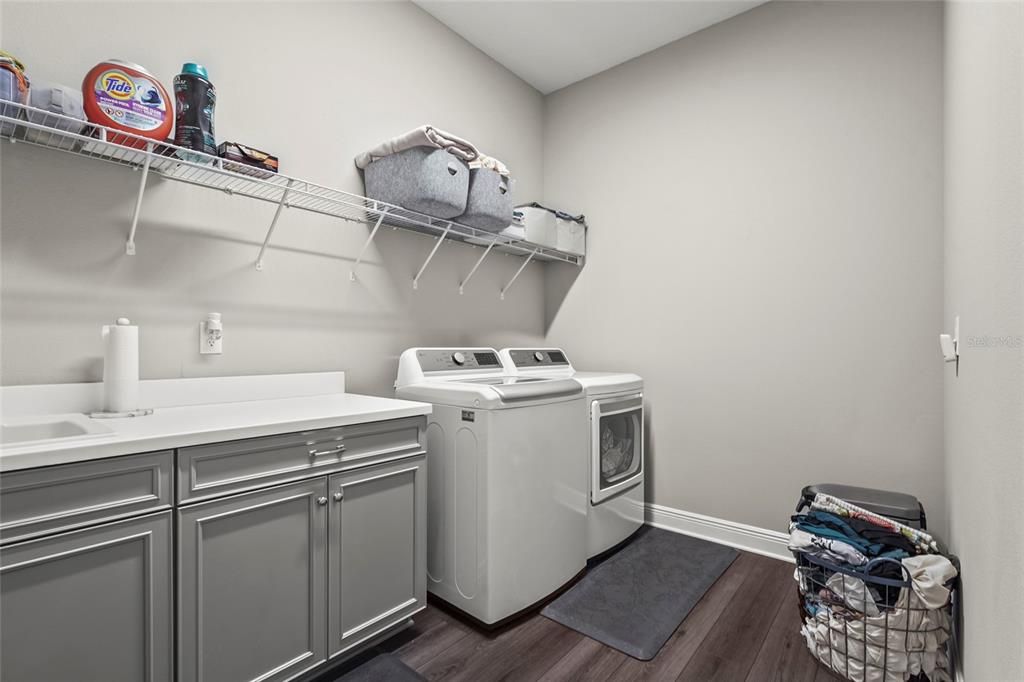 For Sale: $1,305,000 (4 beds, 3 baths, 2927 Square Feet)