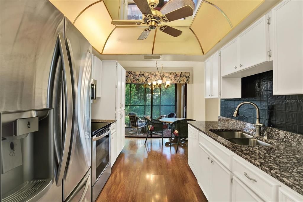 Под контрактом: $215,000 (2 спален, 2 ванн, 1234 Квадратных фут)