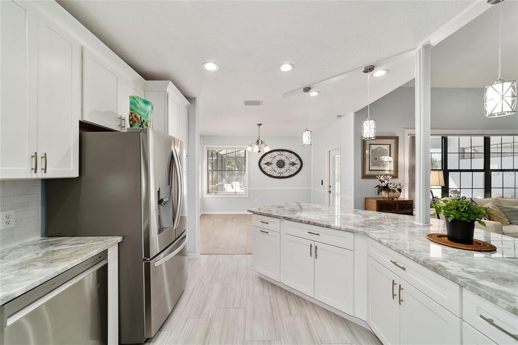 合同活跃: $392,000 (3 贝兹, 2 浴室, 1875 平方英尺)