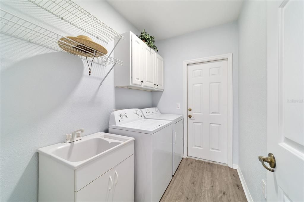 合同活跃: $392,000 (3 贝兹, 2 浴室, 1875 平方英尺)