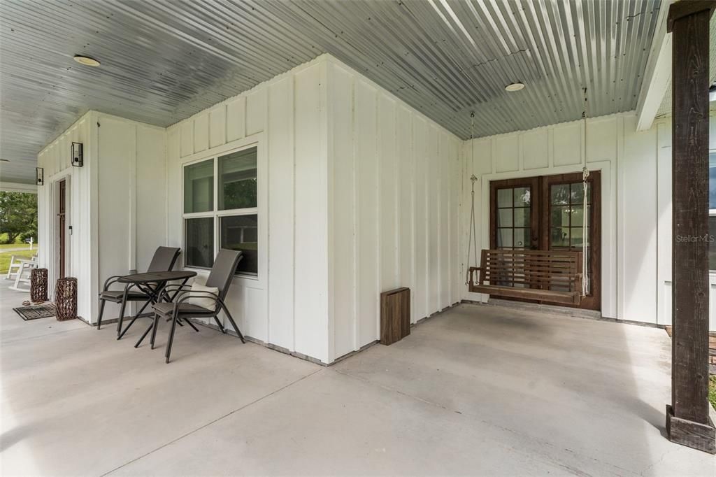 For Sale: $569,900 (4 beds, 2 baths, 2721 Square Feet)