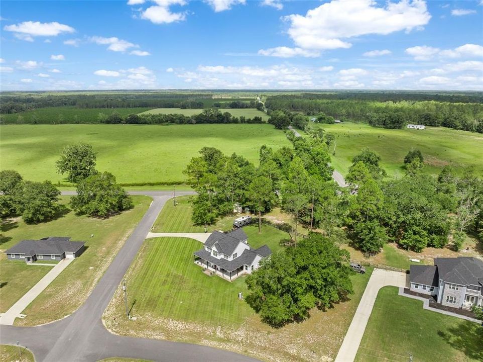 For Sale: $569,900 (4 beds, 2 baths, 2721 Square Feet)