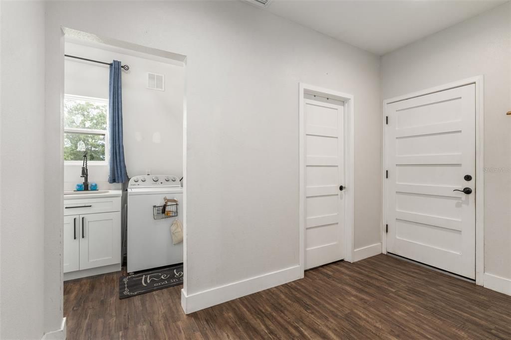 For Sale: $569,900 (4 beds, 2 baths, 2721 Square Feet)