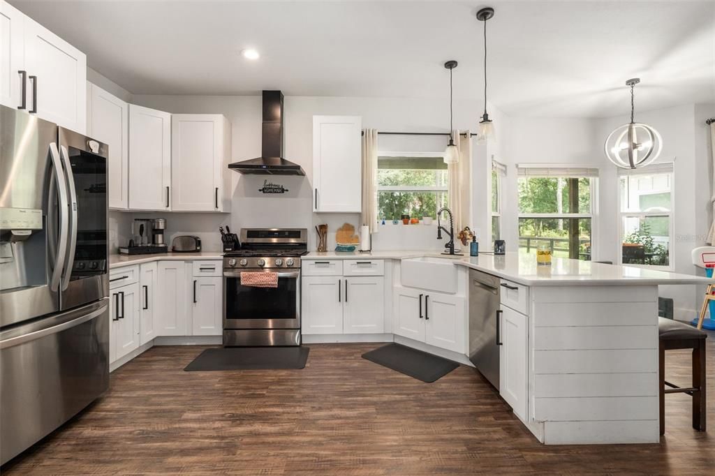 For Sale: $569,900 (4 beds, 2 baths, 2721 Square Feet)