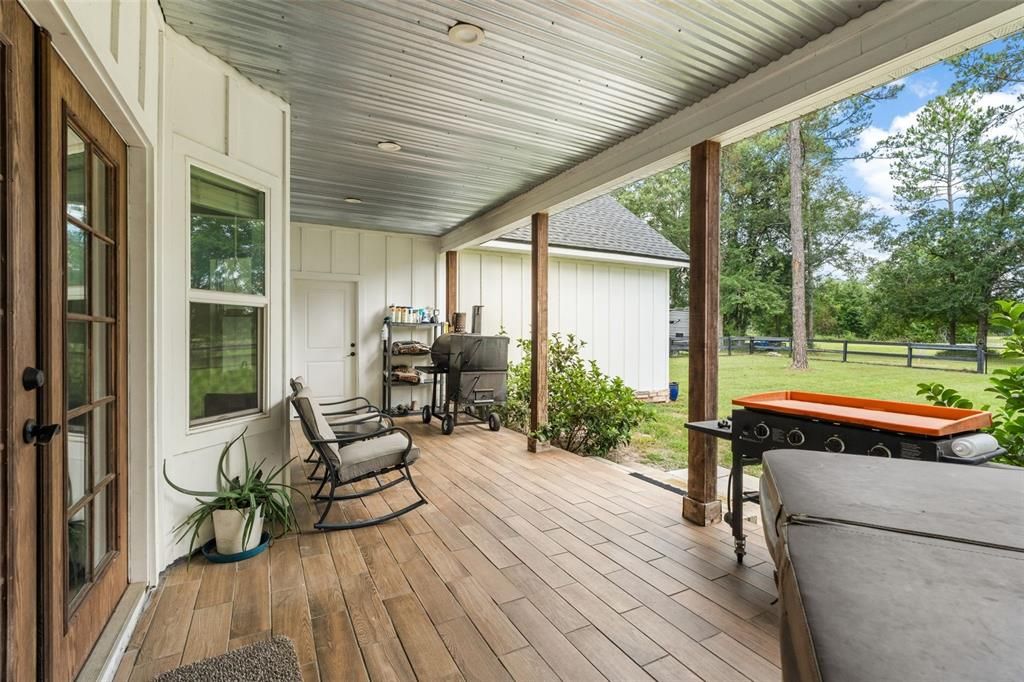 For Sale: $569,900 (4 beds, 2 baths, 2721 Square Feet)